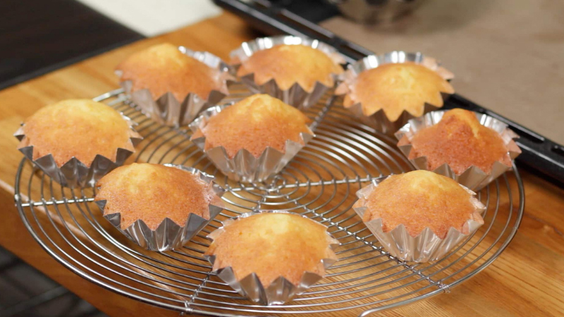 How to Make Madeleines without Mold